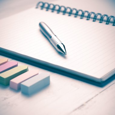 vintage tarzı notepad ile ofis malzemeleri