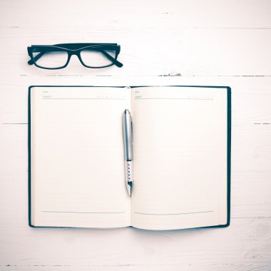 açık defter kalem vintage tarzı ile
