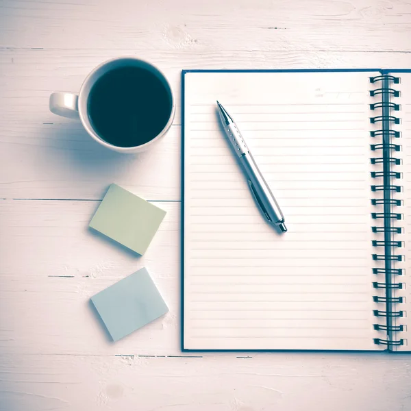 Notepad and coffee cup vintage style — Stock Photo, Image