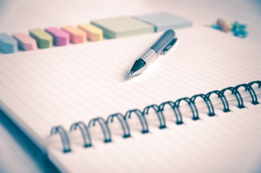 vintage tarzı notepad ile ofis malzemeleri