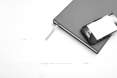 cep telefonunuzun defter siyah ve beyaz rengi stili