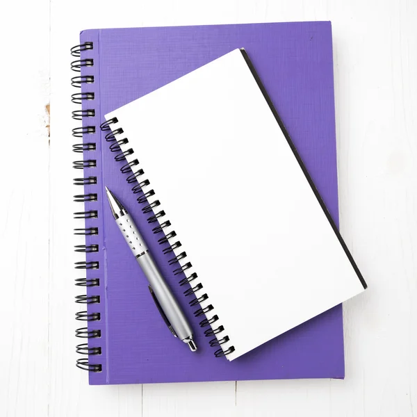 Caderno e caneta — Fotografia de Stock