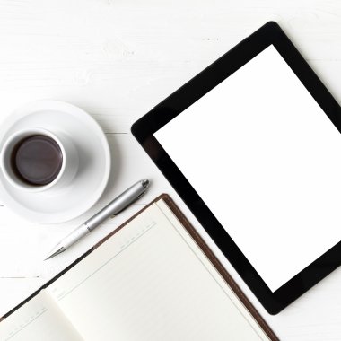 defter ve kahve Kupası ile tablet