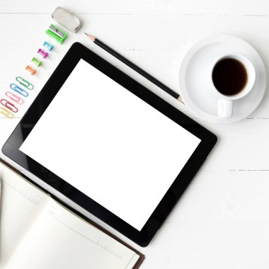 defter ve kahve Kupası ile tablet