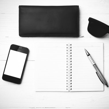 Gadget'ı siyah ve beyaz renk stili ile not etmek