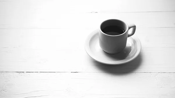 Чашка кофе черно-белый стиль цвета — стоковое фото