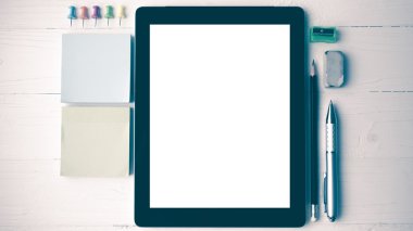 vintage tarzı tablet ile ofis malzemeleri