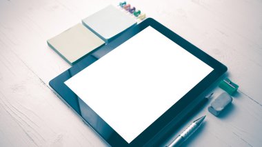 vintage tarzı tablet ile ofis malzemeleri