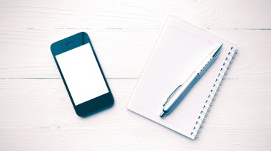 Not defteri ve kalem vintage tarzı ile cep telefonu