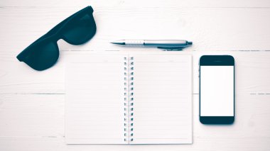 Not defteri ve kalem vintage tarzı ile cep telefonu