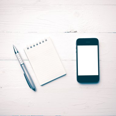 Not defteri ve kalem vintage tarzı ile cep telefonu