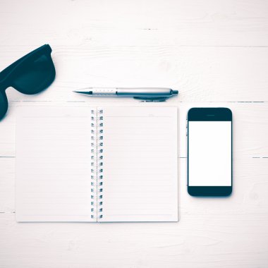 Not defteri ve kalem vintage tarzı ile cep telefonu