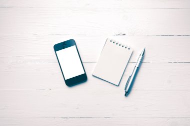 Not defteri ve kalem vintage tarzı ile cep telefonu