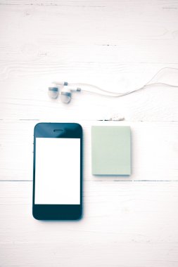 cep telefonu ve yapışkan not vintage tarzı