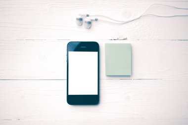 cep telefonu ve yapışkan not vintage tarzı