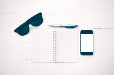 Not defteri ve kalem vintage tarzı ile cep telefonu