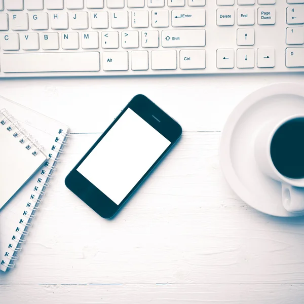 cep telefonu ile bilgisayar ve kahve Kupası vintage tarzı