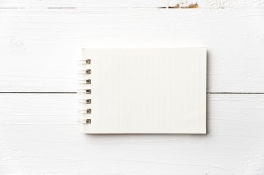 Not defteri üzerine beyaz