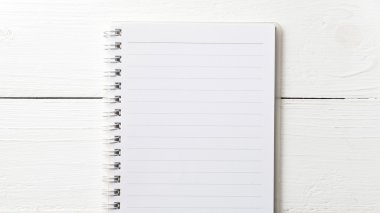 Not defteri üzerine beyaz