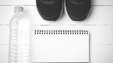 Fitness Ekipmanları siyah ve beyaz rengi stili