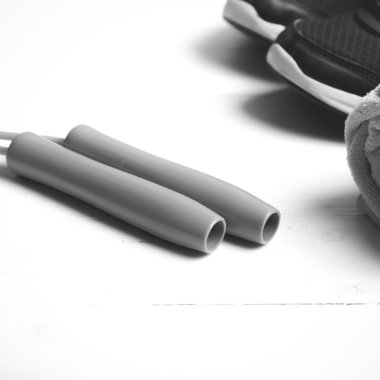 Fitness Ekipmanları siyah ve beyaz renk stili