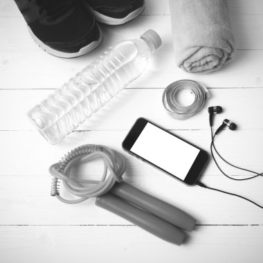 Fitness Ekipmanları siyah ve beyaz renk tonu stili