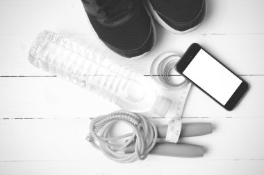 Fitness Ekipmanları siyah ve beyaz rengi stili