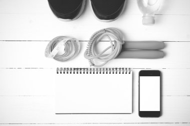 Fitness Ekipmanları siyah ve beyaz rengi stili