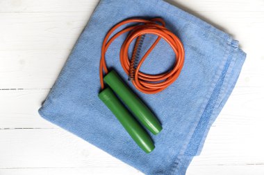 Fitness Ekipmanları: havlu, ip atlama