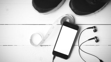 koşu ayakkabıları, teyp ve telefon siyah beyaz sesi colo ölçme
