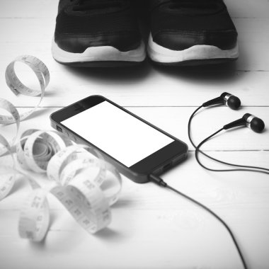 koşu ayakkabıları, teyp ve telefon siyah beyaz sesi colo ölçme