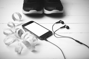 koşu ayakkabıları, teyp ve telefon siyah beyaz sesi colo ölçme