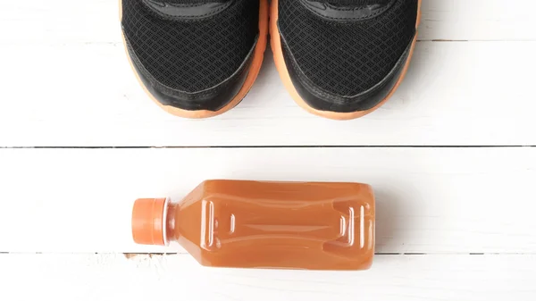 신발을 실행, 오렌지 주스 — 스톡 사진