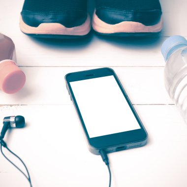 koşu ayakkabıları, portakal suyu, içme suyu ve telefon vintage sesi