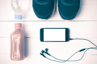 koşu ayakkabıları, portakal suyu, içme suyu ve telefon vintage sesi