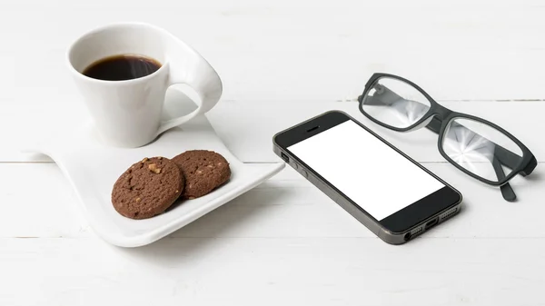쿠키, 전화 및 안경 커피 컵 — 스톡 사진