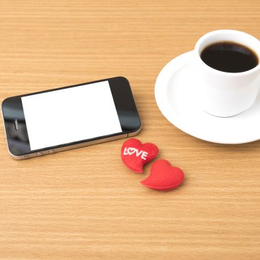 kahve fincanı ve telefon ve kalp