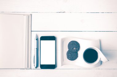 tanımlama bilgisi, defter ve kalem vintage tarzı ile telefon ile kahve fincanı