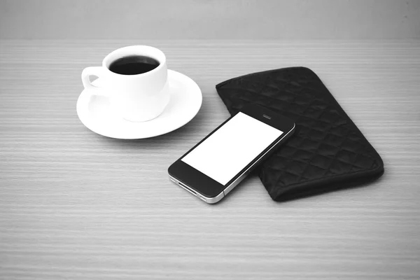 Kaffeetasse und Telefon und Geldbörse — Stockfoto