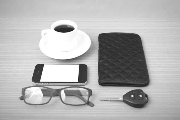 Coffee,phone,car key,eyeglasses and wallet — Stock Photo, Image