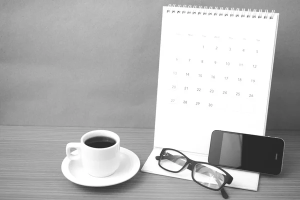 Καφέ, τηλέφωνο, γυαλιά και ημερολόγιο — Φωτογραφία Αρχείου