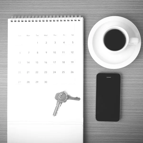 Caffè, telefono, chiave e calendario — Foto Stock