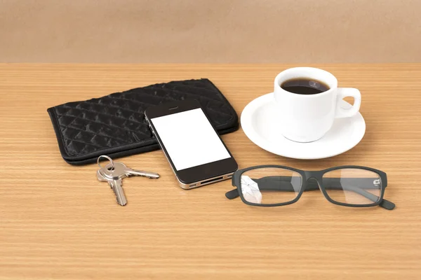 Café, teléfono, llave, anteojos y billetera —  Fotos de Stock