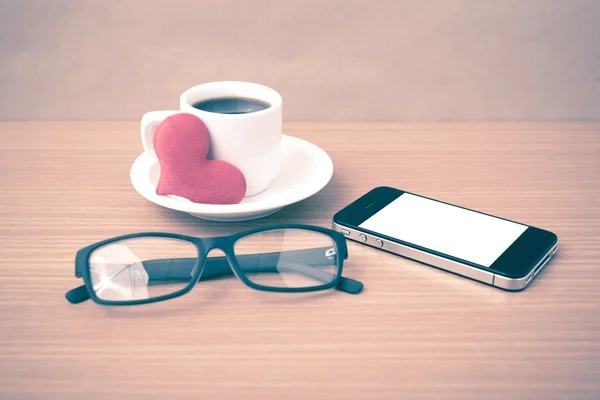 Do kawy, telefon, okulary i serca — Zdjęcie stockowe