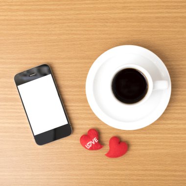 kahve fincanı ve telefon ve kalp