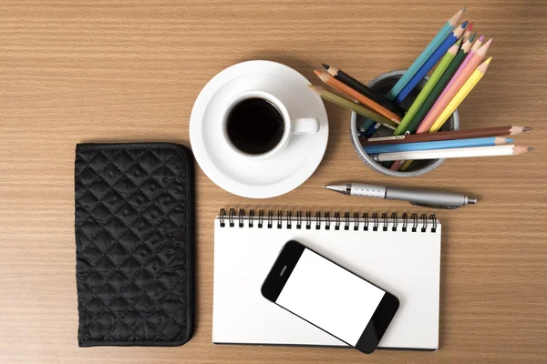 Káva, telefon, brýle, Poznámkový blok, peněženku a barevná tužka — Stock fotografie