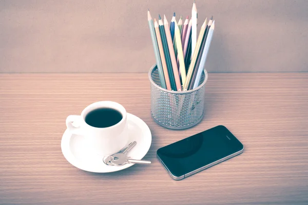 Καφέ, τηλέφωνο, κλειδί και μολύβι — Φωτογραφία Αρχείου