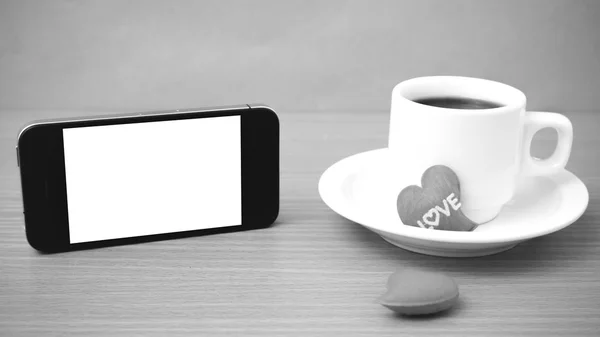 Xícara de café e telefone e coração — Fotografia de Stock