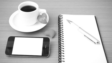 kahve, telefon, not defteri ve kalp