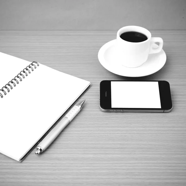 Csésze kávé és a telefon és a Jegyzettömb — Stock Fotó